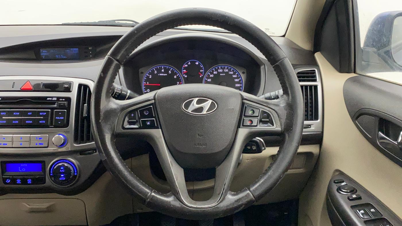 2013 Hyundai i20 SPORTZ 1.2, Petrol, Manual, 39,212 km, Steering Wheel Close Up