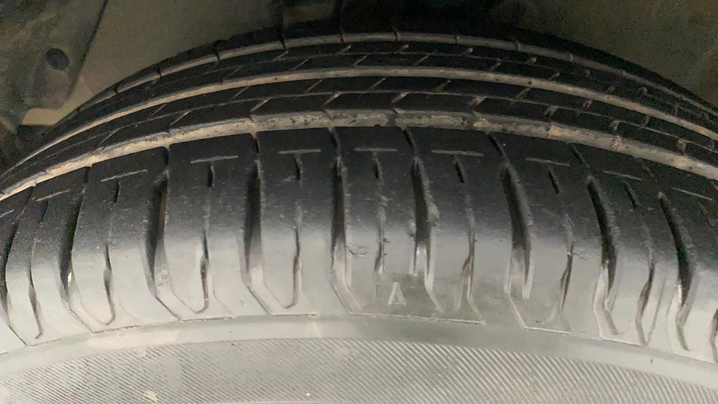 2013 Hyundai i20 SPORTZ 1.2, Petrol, Manual, 39,212 km, Left Front Tyre Tread