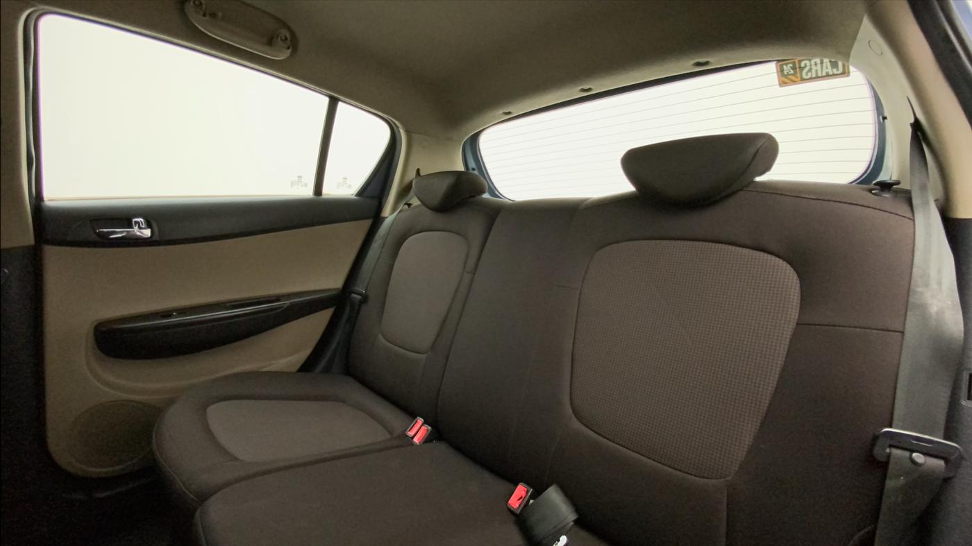 2013 Hyundai i20 SPORTZ 1.2, Petrol, Manual, 39,212 km, Right Side Rear Door Cabin