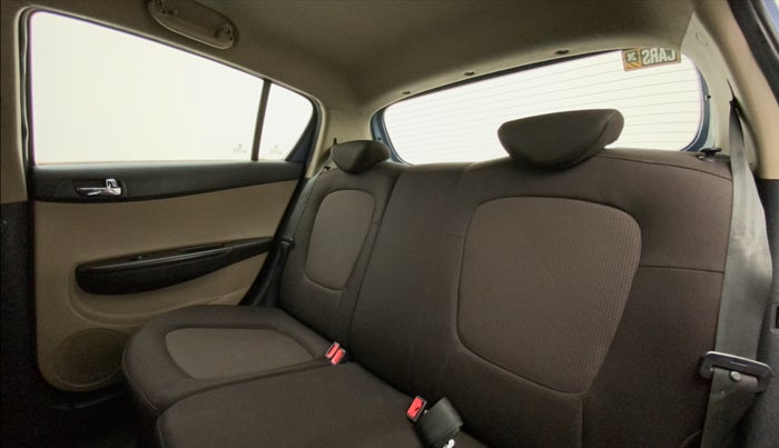 2013 Hyundai i20 SPORTZ 1.2, Petrol, Manual, 39,212 km, Right Side Rear Door Cabin