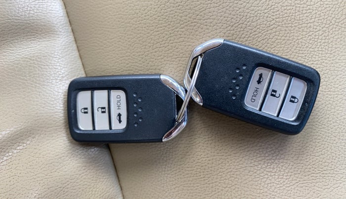 2018 Honda Amaze 1.2L I-VTEC V CVT, Petrol, Automatic, 34,841 km, Key Close Up