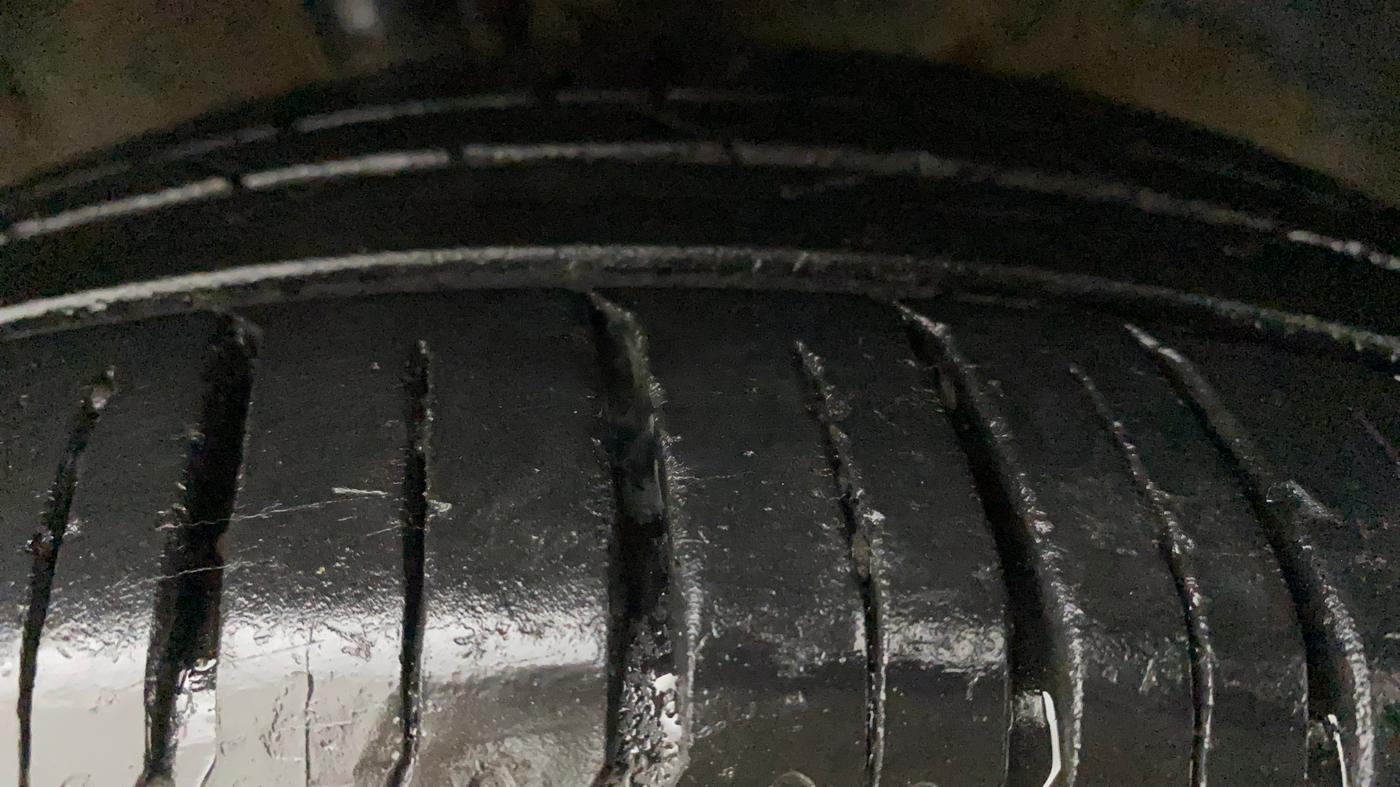 2020 Maruti Baleno ZETA CVT PETROL 1.2, Petrol, Automatic, 34,251 km, Right Front Tyre Tread