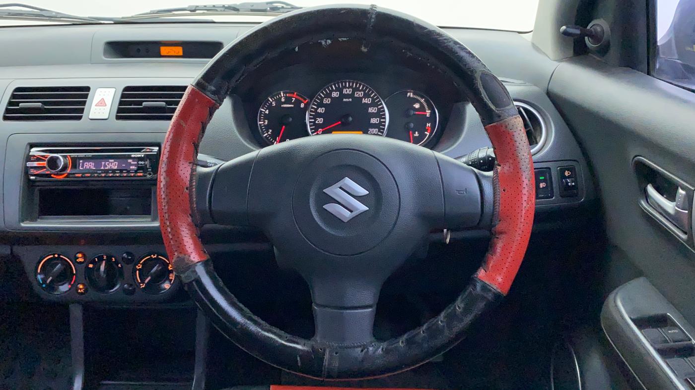 2010 Maruti Swift VXI, Petrol, Manual, 60,600 km, Steering Wheel Close Up