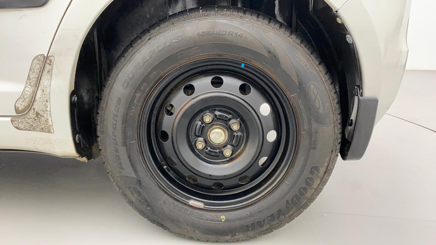 2010 Maruti Swift VXI, Petrol, Manual, 60,600 km, Left Rear Wheel