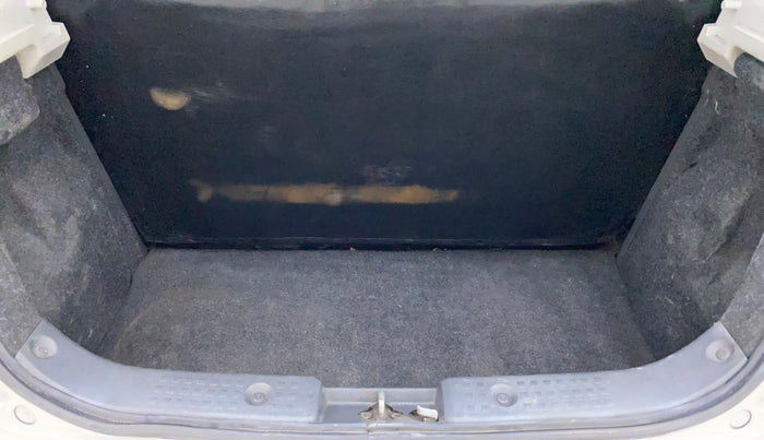2010 Maruti Swift VXI, Petrol, Manual, 60,600 km, Boot Inside