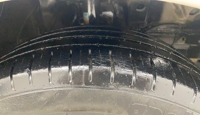 2020 Maruti Baleno ALPHA CVT PETROL 1.2, Petrol, Automatic, 65,061 km, Right Front Tyre Tread