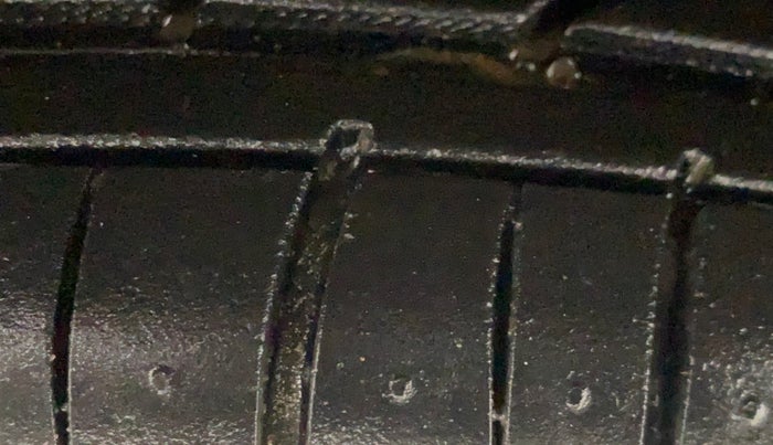 2018 Maruti Swift VXI, Petrol, Manual, 67,869 km, Left Front Tyre Tread