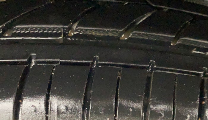 2018 Maruti Swift VXI, Petrol, Manual, 67,869 km, Left Rear Tyre Tread