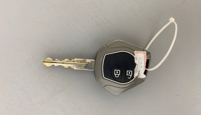 2018 Maruti Swift VXI, Petrol, Manual, 67,869 km, Key Close Up