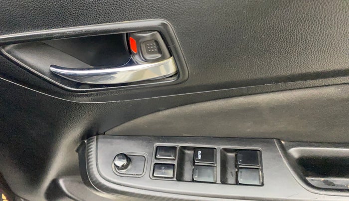 2018 Maruti Swift VXI, Petrol, Manual, 67,869 km, Driver Side Door Panels Control