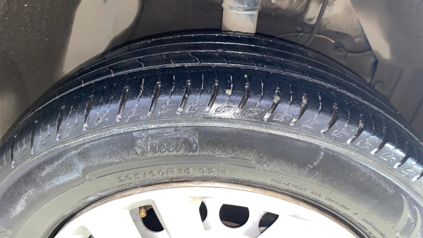 2021 Maruti Vitara Brezza LXI, Petrol, Manual, 28,567 km, Right Front Tyre Tread