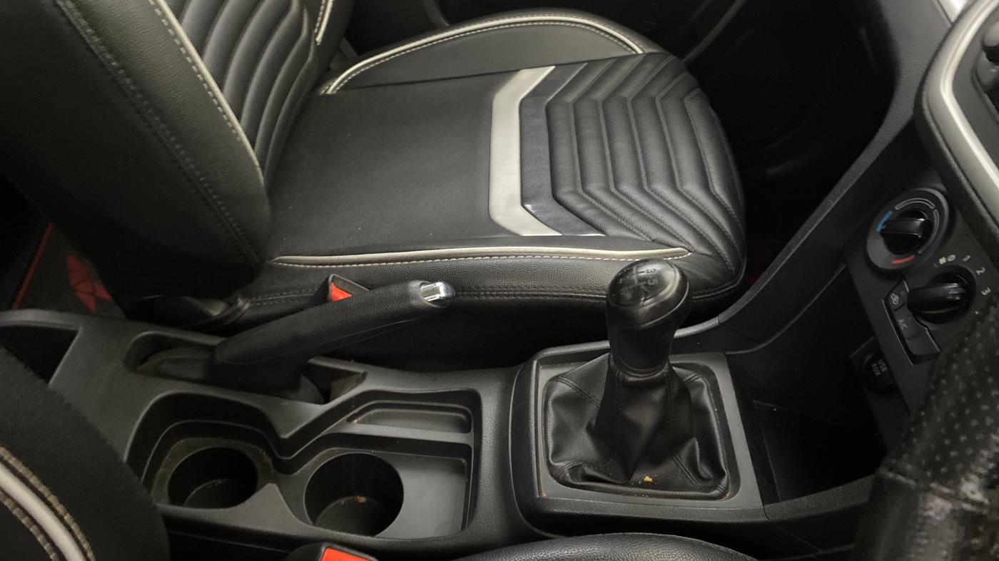 2021 Maruti Vitara Brezza LXI, Petrol, Manual, 28,567 km, Gear Lever