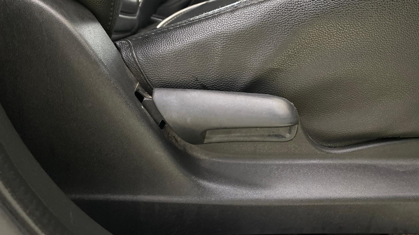 2021 Maruti Vitara Brezza LXI, Petrol, Manual, 28,567 km, Driver Side Adjustment Panel