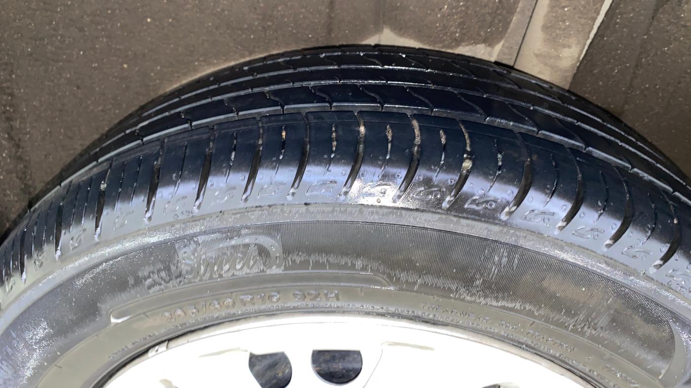 2021 Maruti Vitara Brezza LXI, Petrol, Manual, 28,567 km, Left Rear Tyre Tread