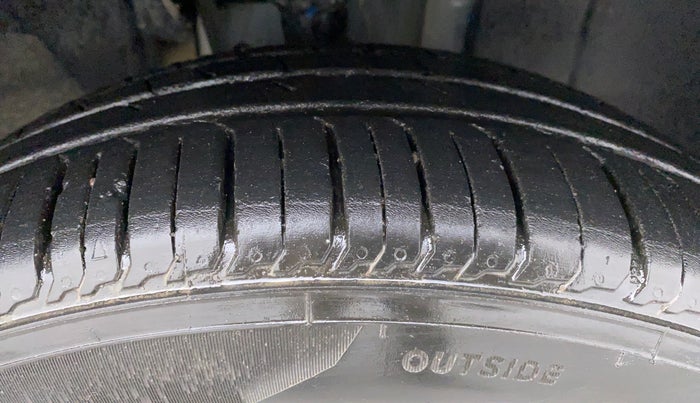 2020 Renault TRIBER RXZ AT, Petrol, Automatic, 8,756 km, Right Front Tyre Tread