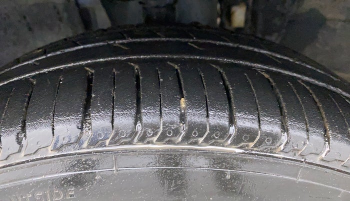 2020 Renault TRIBER RXZ AT, Petrol, Automatic, 8,756 km, Left Front Tyre Tread
