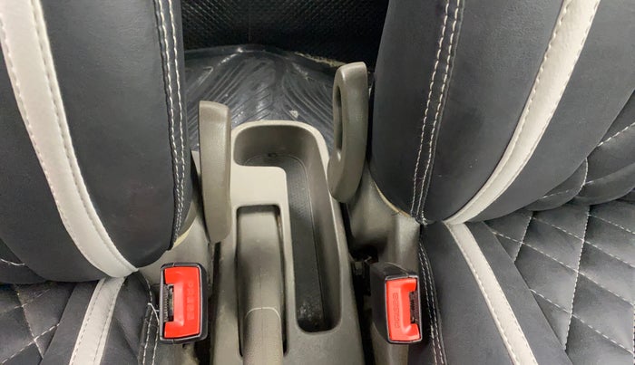 2016 Hyundai i10 SPORTZ 1.1, Petrol, Manual, 53,551 km, Driver Side Adjustment Panel