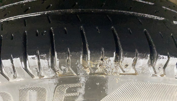 2016 Hyundai i10 SPORTZ 1.1, Petrol, Manual, 53,551 km, Left Front Tyre Tread