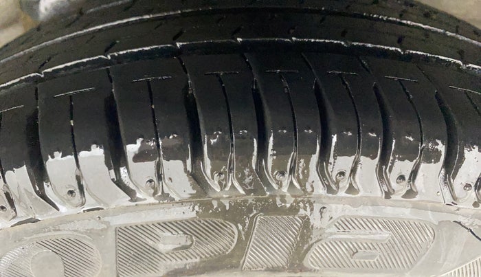 2016 Hyundai i10 SPORTZ 1.1, Petrol, Manual, 53,551 km, Left Rear Tyre Tread