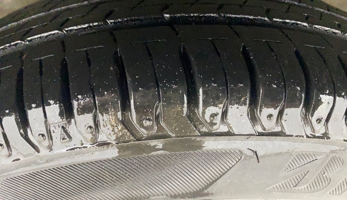 2016 Hyundai i10 SPORTZ 1.1, Petrol, Manual, 53,551 km, Right Rear Tyre Tread