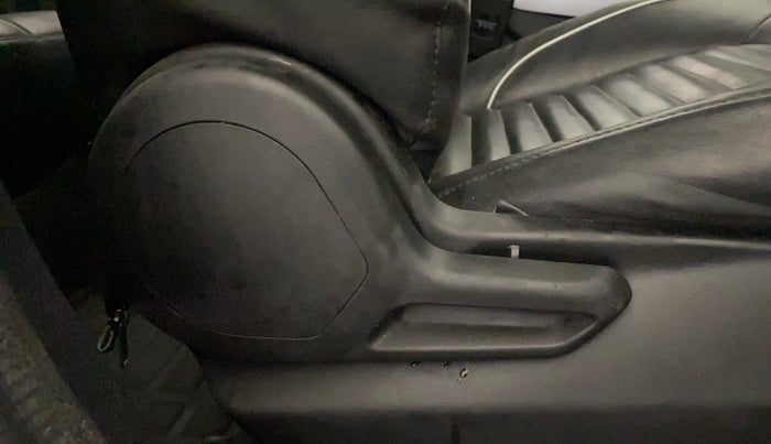 2020 Tata NEXON XE PETROL, Petrol, Manual, 37,436 km, Driver Side Adjustment Panel