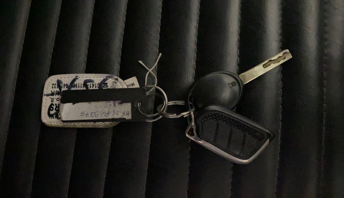 2020 Tata NEXON XE PETROL, Petrol, Manual, 37,436 km, Key Close Up