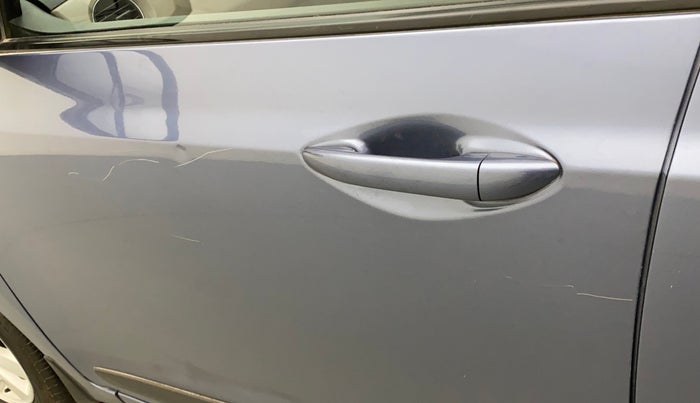 2015 Hyundai Xcent S (O) 1.2, Petrol, Manual, 88,423 km, Front passenger door - Minor scratches