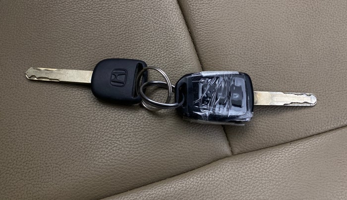 2017 Honda Jazz 1.2L I-VTEC SV, Petrol, Manual, 77,635 km, Key Close Up