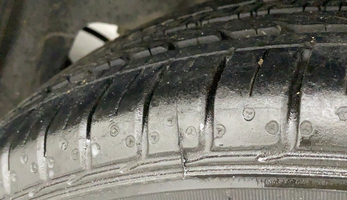 2016 Maruti Ciaz ZXI+ AT, Petrol, Automatic, 84,375 km, Left Rear Tyre Tread
