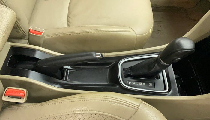 2016 Maruti Ciaz ZXI+ AT, Petrol, Automatic, 84,375 km, Gear Lever