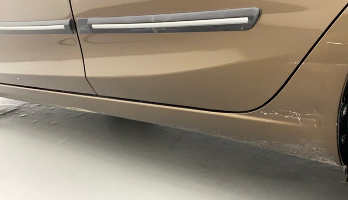 2016 Maruti Ciaz ZXI+ AT, Petrol, Automatic, 84,375 km, Left running board - Slightly dented