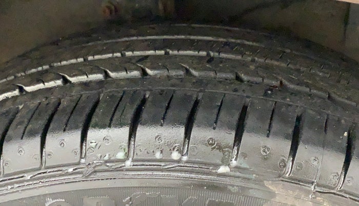 2016 Maruti Ciaz ZXI+ AT, Petrol, Automatic, 84,375 km, Right Front Tyre Tread