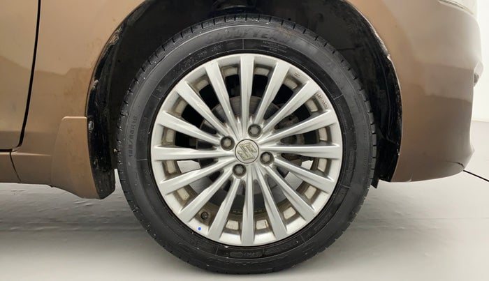 2016 Maruti Ciaz ZXI+ AT, Petrol, Automatic, 84,375 km, Right Front Wheel