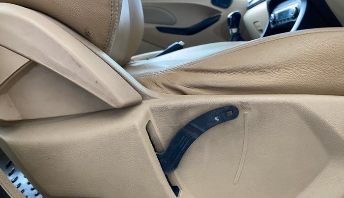 2017 Ford Figo Aspire TITANIUM1.5 DIESEL, Diesel, Manual, 85,825 km, Driver Side Adjustment Panel