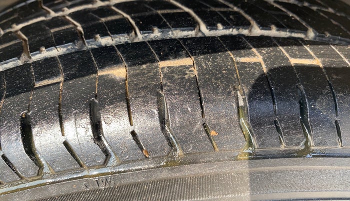 2017 Ford Figo Aspire TITANIUM1.5 DIESEL, Diesel, Manual, 85,825 km, Left Rear Tyre Tread