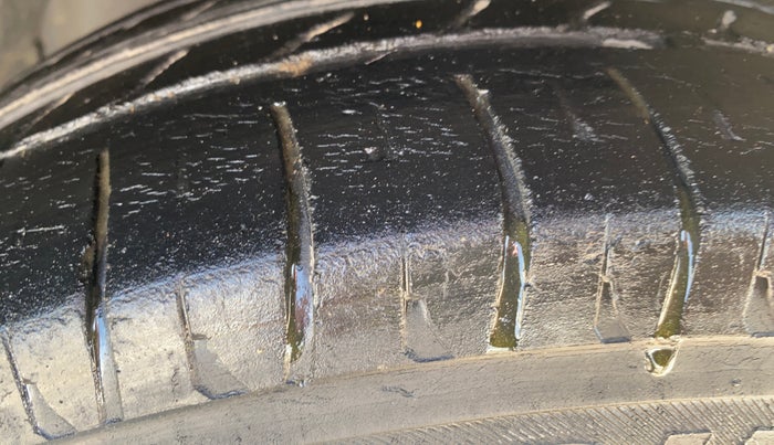 2017 Ford Figo Aspire TITANIUM1.5 DIESEL, Diesel, Manual, 85,825 km, Right Front Tyre Tread