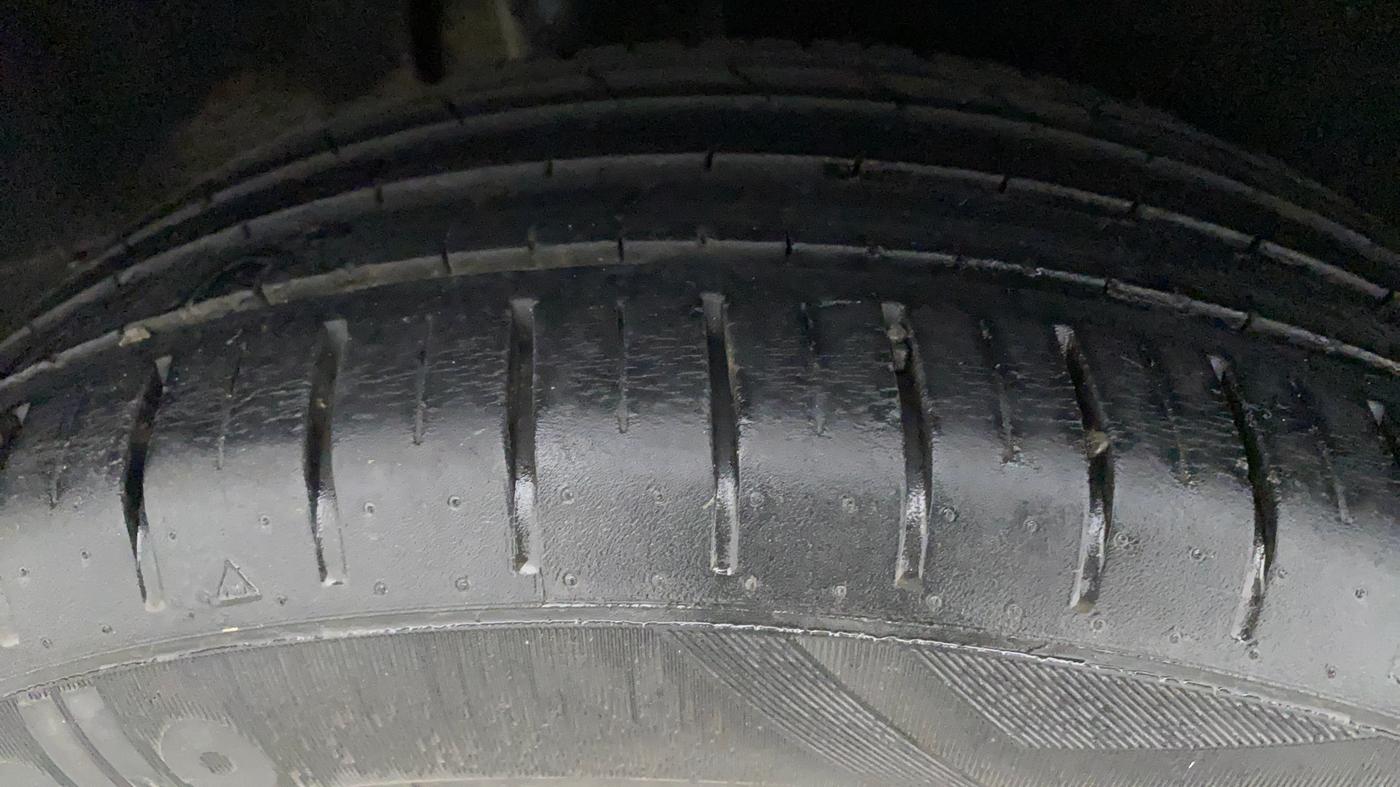 2020 Toyota Glanza V CVT, Petrol, Automatic, 32,204 km, Right Rear Tyre Tread