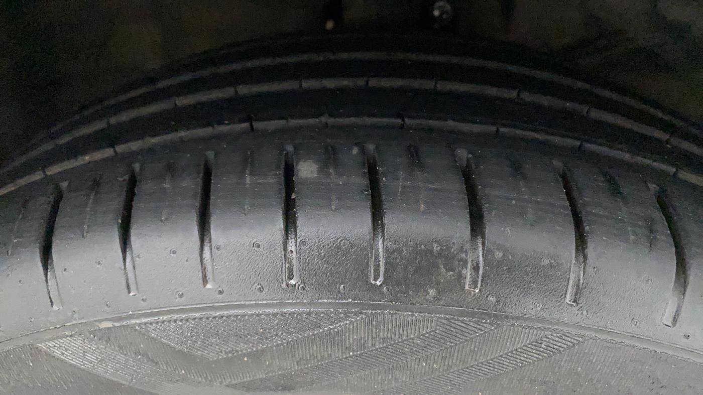 2020 Toyota Glanza V CVT, Petrol, Automatic, 32,204 km, Right Front Tyre Tread