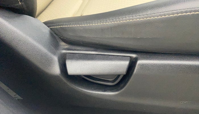 2019 Hyundai NEW SANTRO ERA, Petrol, Manual, 41,814 km, Driver Side Adjustment Panel