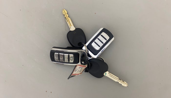 2019 Hyundai NEW SANTRO ERA, Petrol, Manual, 41,814 km, Key Close Up