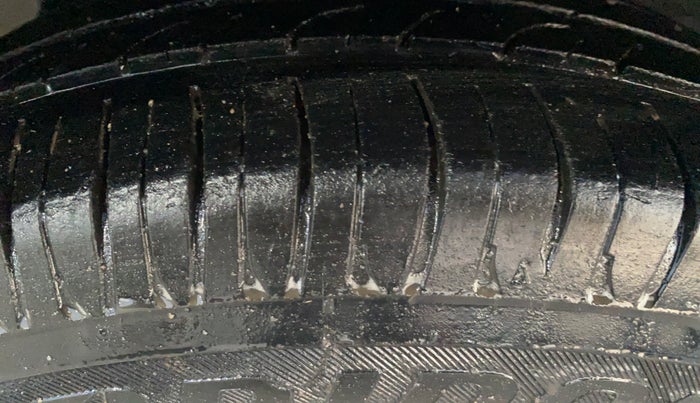 2016 Hyundai Grand i10 ASTA 1.2 KAPPA VTVT, Petrol, Manual, 76,742 km, Right Rear Tyre Tread