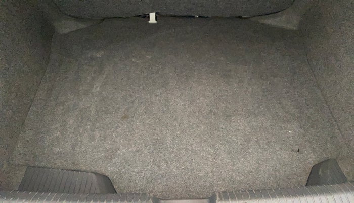 2016 Volkswagen Ameo HIGHLINE1.2L, Petrol, Manual, 40,904 km, Boot Inside