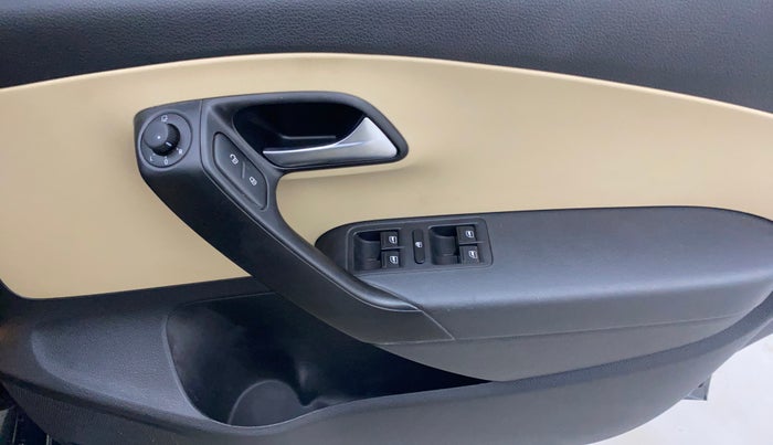 2016 Volkswagen Ameo HIGHLINE1.2L, Petrol, Manual, 40,904 km, Driver Side Door Panels Control