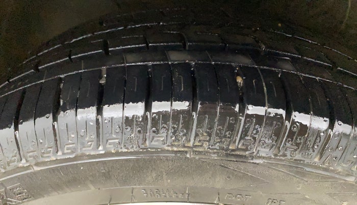 2018 Hyundai Verna 1.6 VTVT SX, Petrol, Manual, 92,675 km, Left Front Tyre Tread