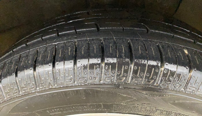 2018 Hyundai Verna 1.6 VTVT SX, Petrol, Manual, 92,675 km, Right Front Tyre Tread