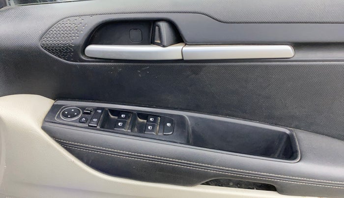 2021 KIA SONET HTX 1.0 IMT, Petrol, Manual, 33,231 km, Driver Side Door Panels Control