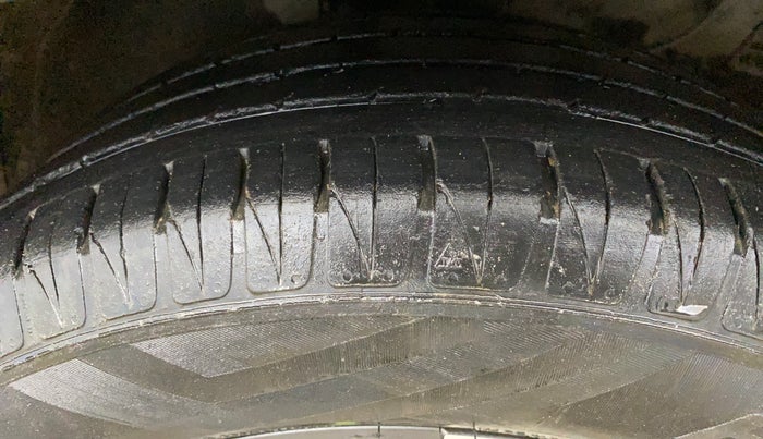 2021 KIA SONET HTX 1.0 IMT, Petrol, Manual, 33,231 km, Left Front Tyre Tread