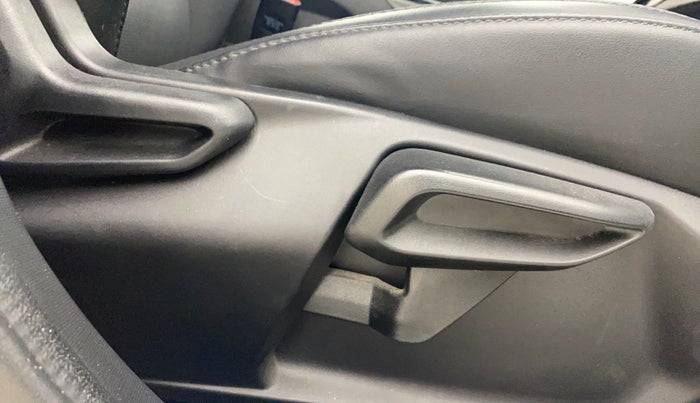 2024 Tata NEXON FEARLESS + SUNROOF DCA DUAL TONE 1.2 PETROL, Petrol, Automatic, 16,874 km, Driver Side Adjustment Panel