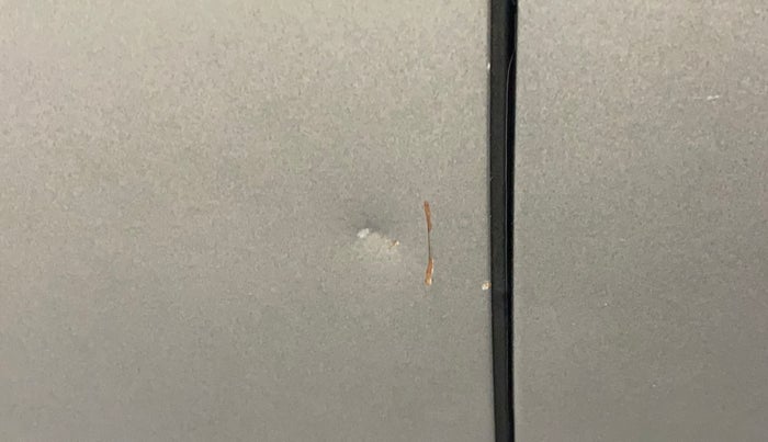 2021 Maruti Swift VXI, Petrol, Manual, 32,017 km, Front passenger door - Slight discoloration