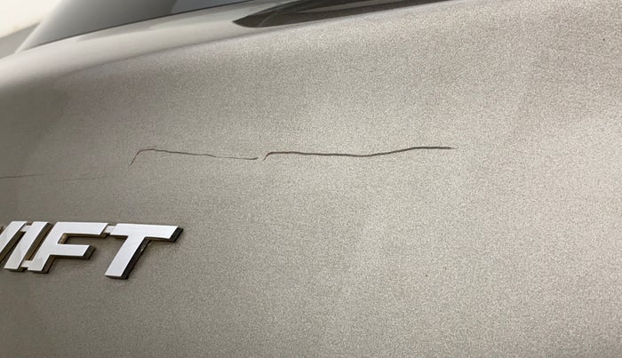 2021 Maruti Swift VXI, Petrol, Manual, 32,017 km, Dicky (Boot door) - Minor scratches